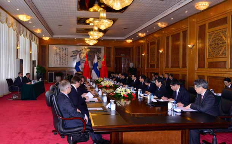 2013達沃斯李克強會見比利時首相迪呂波